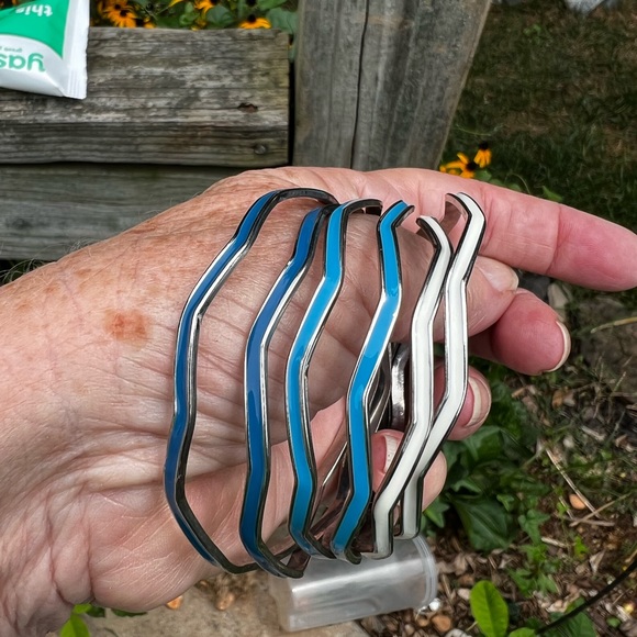 Bracelets 💙💙💙💙💙💙 - Picture 13 of 16